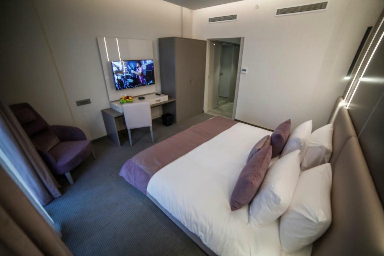 Rawsheh 51 Hotel Beirut Exterior photo